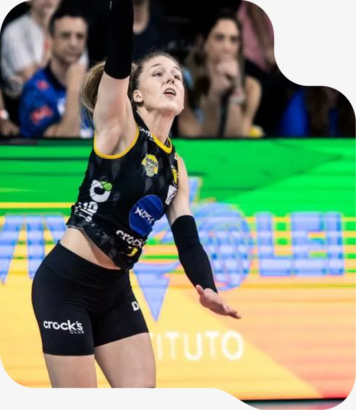 Jogadora de vôlei durante uma partida