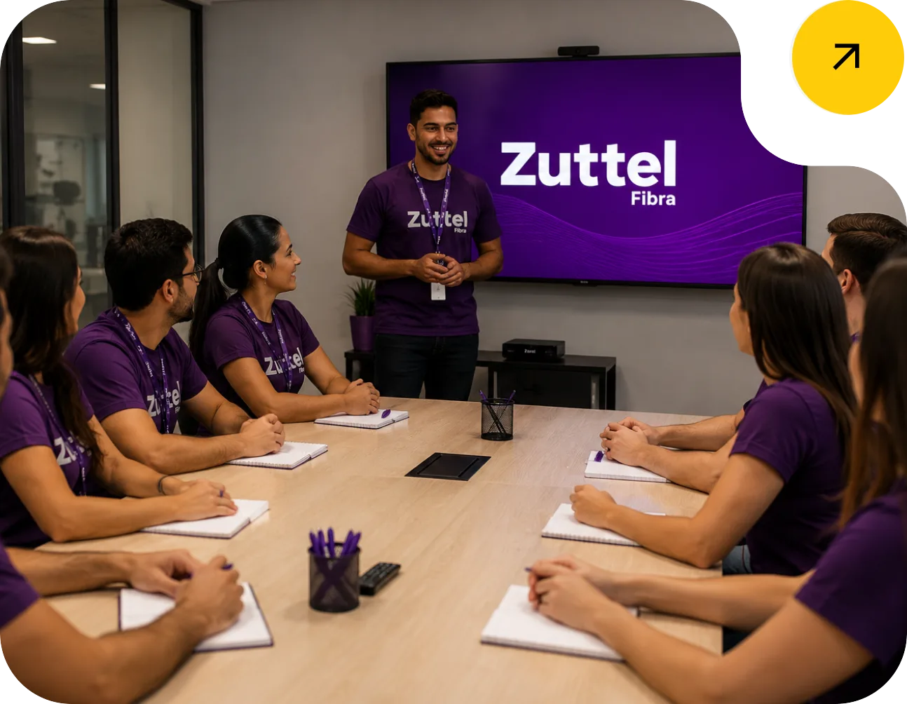 Colaboradores da Zuttel em reunião na sala de treinamento