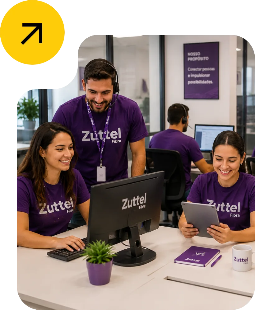Equipe de suporte da Zuttel atendendo clientes no escritório