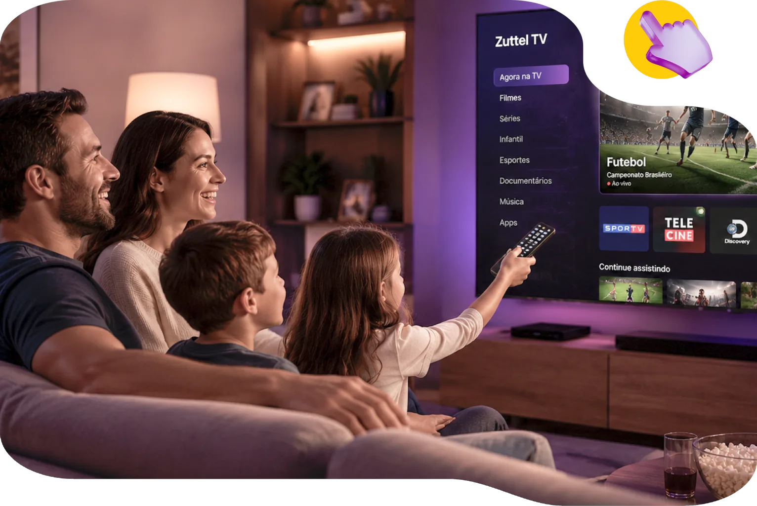 Família assistindo à Zuttel TV na sala de casa